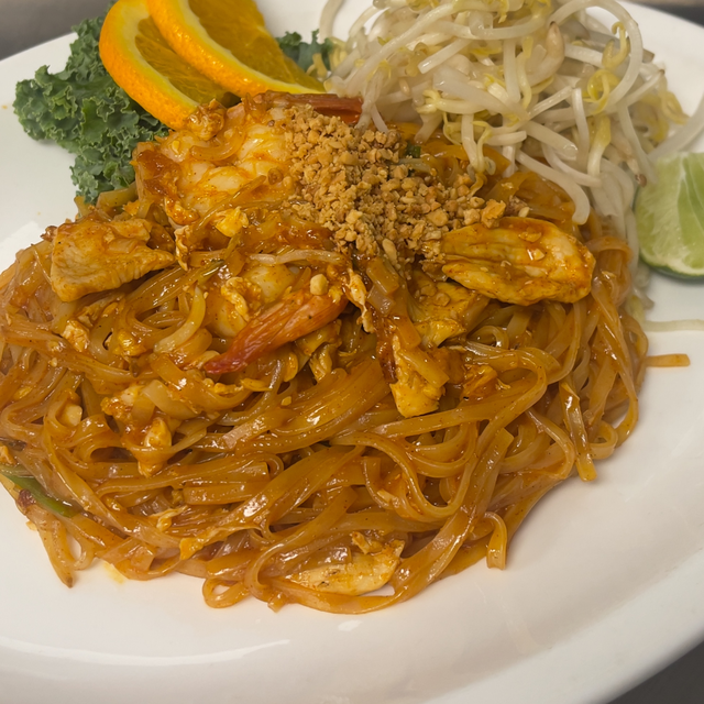 Lunch Pad Thai.
